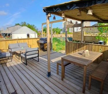 Clermont-Creans Other | Yourte- Bambou - Climatisée- Les Belles Ouvrières