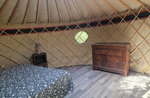 Tourves Other | Yourte cosy en pleine nature, proche Sainte-Baume