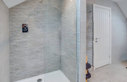 Llangefni House | Yr Hen Barlwr in the beautiful Llangefni