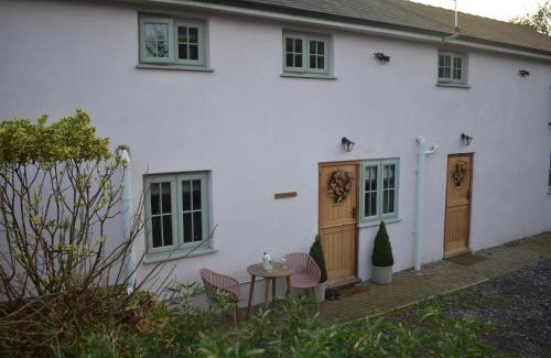 Llanybri House | Yr Hen Beudy Barn Conversion Sleeps 4 Dogs Ok