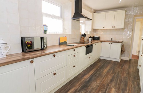 Frongoch Cottage | YR HEN SIOP, romantic, character holiday cottage in Bala