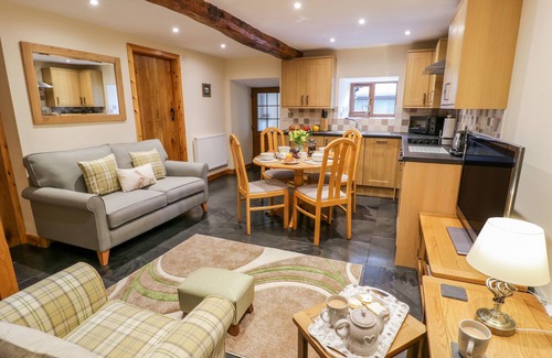 Trawsfynydd Cottage | YR HEN STABAL, character holiday cottage in Trawsfynydd