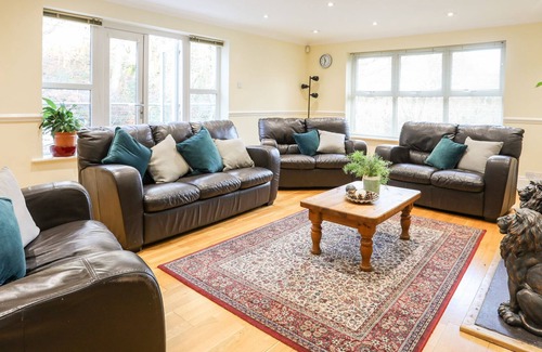 Bangor House | YR OCAR, pet friendly, character holiday cottage in Bethesda