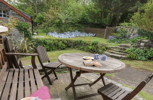 Llangranog Cottage | YR ODYN, pet friendly, country holiday cottage in Llangrannog