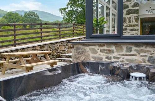Mawddwy House | Ysgoldy Salem