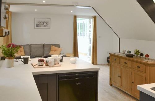 Mawddwy House | Ysgoldy Salem