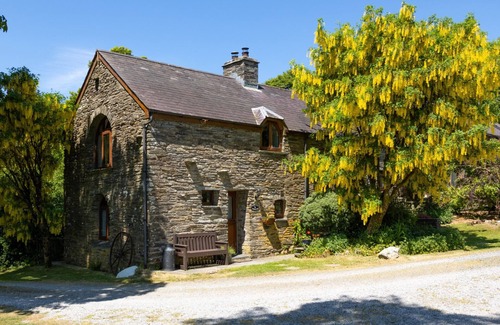 Whitland House | Ysgubor Isaf - Two Bedroom House, Sleeps 3