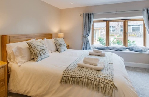 Llanycil House | Ysgubor Llew Coch in the beautiful Bala