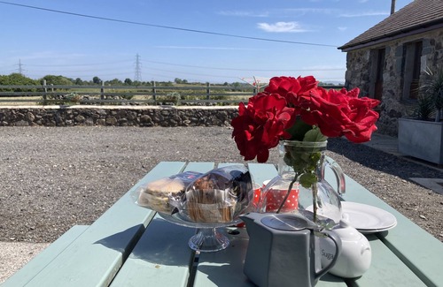 Y Felinheli House | Ysgubor - Two Bedroom House, Sleeps 4