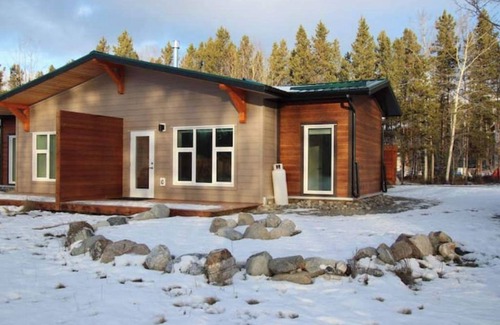 Whitehorse House | Yukon Hot Springs Villa #36/pet friendly