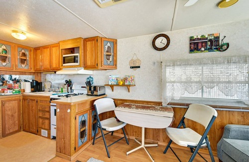Yuma House | Yuma Getaway w/Pool Access, 5 Mi to Lutes Casino!