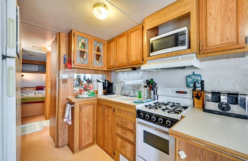Yuma House | Yuma Getaway w/Pool Access, 5 Mi to Lutes Casino!