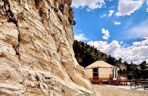 Orderville House | Yurt Overlook #8 with AC and Private Bath King Suite