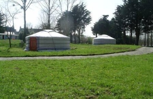 Saint-Benoit-des-Ondes Ski Chalet | yurts near saint malo, sea, Mont Saint Michel and emerald coast