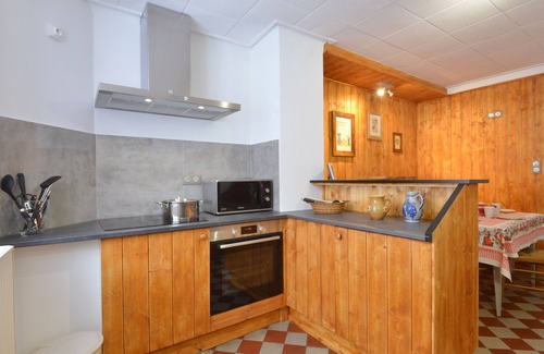 Horbourg-Wihr Apartment | Yvonne-Apartment-Family-Ensuite-Courtyard view