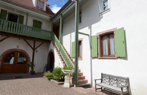 Horbourg-Wihr Apartment | Yvonne-Apartment-Family-Ensuite-Courtyard view