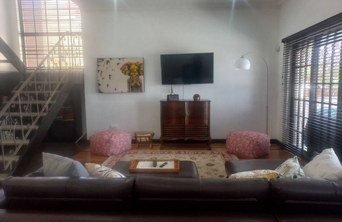 Greater Johannesburg Metropolitan Area House | Jakes's Place modern comfortable & sunny 3-bedroom house in Kensington