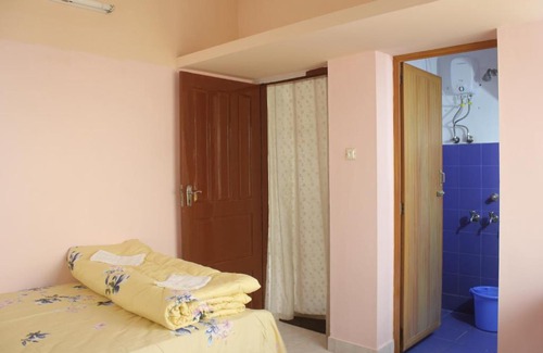 Thiruvananthapuram Bed & Breakfast | Zaatvm: Cozy room in a 3-room home at Sasthamangalam - only for families and solo women travellers