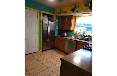 Ferguson House | Zaire's Palace 3 bedroom family friendly home!