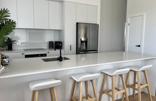 Anna Bay Apartment | Zala - Beautiful Ocean side views & summer coastal vibes 🌊☀️