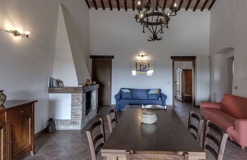 Mensanello Apartment | Zanza-6 + 1 people apartment in the main village