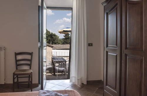 Mensanello Apartment | Zanza-6 + 1 people apartment in the main village
