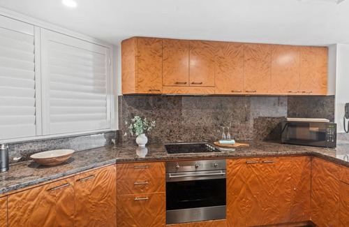Mooloolaba Apartment | Zanzibar 505 amazing beachfront resort apartment withm pool , spa and access to gym