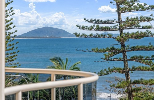 Mooloolaba Apartment | Zanzibar 505 amazing beachfront resort apartment withm pool , spa and access to gym