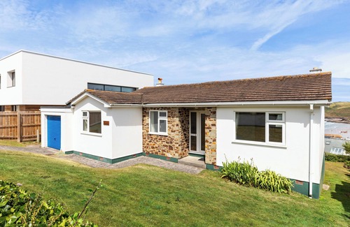 Trebetherick Cottage | ZAPADIAH, family friendly, with a garden in Polzeath
