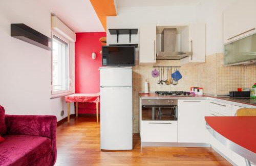 Zona Zara Apartment | Zara Cozy Apt with Balcony - 250m from M5 Istria