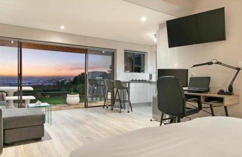 Mountainside Apartment | Zaria Sun Cottage