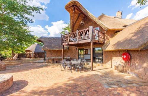 Leeupoort House | Zebula 4-bedroom, 12 sleeper - 63