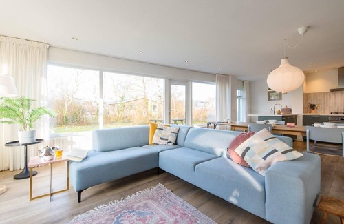 Ballum House | Zeekraal is a renovated house on Roosdunen (Ballum) near the forest and outdoor swimming pool.