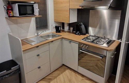 Oostkapelle Ski Chalet | Zeeland Chaletje in Oostkapelle on a family-friendly park