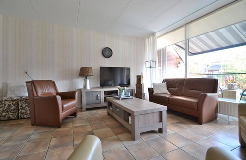 Municipality of Katwijk Apartment | Zeer ruim vakantiehuis, in centrum van Katwijk aan Zee, 100 meter van zee, strand, boulevard