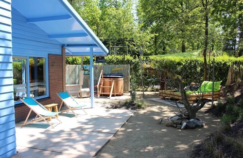 Rheezerveen House | ZEN-bungalow no 2 with sauna and hottub