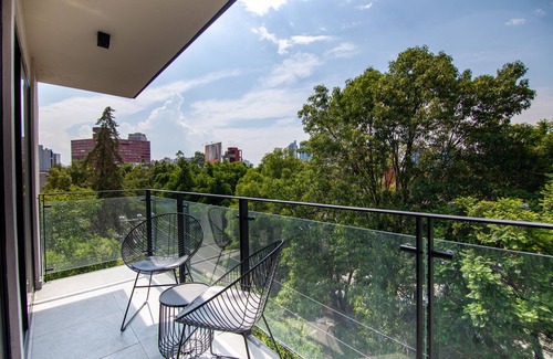 Colonia Roma Apartment | Zen Charm in Heart of Roma: Unique Osaka-Style Apt