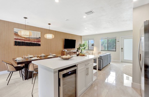 Middle River Terrace House | Zen Den: Wilton Manors, Heated Pool, Work Friendly, Near Beach