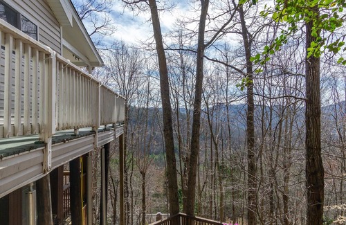 Montreat Apartment | Zen Hideaway | Covered Deck, Winter View, 6 min. to Lake Susan!