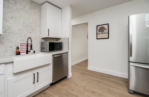Papago Parkway House | Zen home with heated swimming+ Billiards table+ arcade 15000games+ Play station