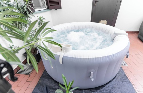 Casale Monferrato Apartment | Zen Jacuzzi Retreat