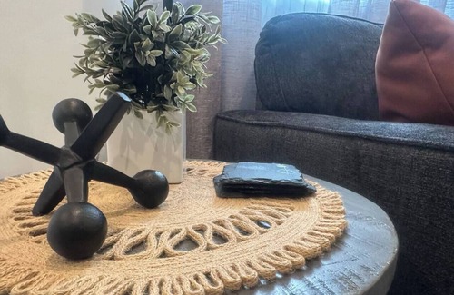 Grand Junction House | Zen Junction: Pet-Friendly Jam Studio Oasis