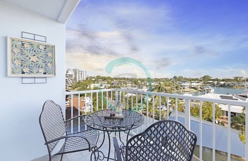 Cullen Bay Apartment | Zen Marina: Bayview ~ Balcony ~ Executive Suite