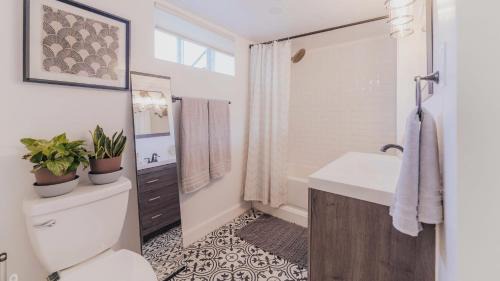 West Colfax House | Zen Out In The Comfiest Two Bedroom Zen Den by Sloan's Lake, Denver