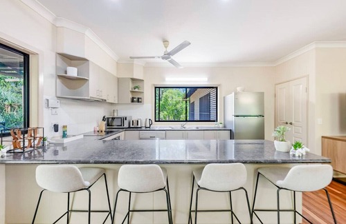 McMinns Lagoon House | Zen Pandanus Point: Pool - Backyard - Balcony