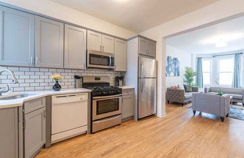 The Heights House | Zen Private House for Family 4 BR 3 BA