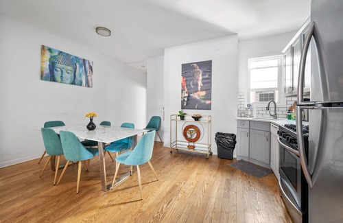 The Heights House | Zen Private House for Family 4 BR 3 BA