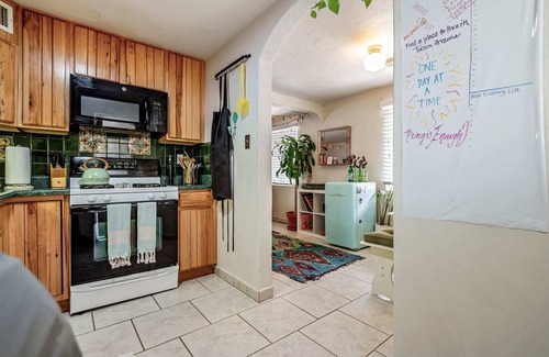 Mountain 1st Avenue House | Zen Retreat | 7Min Drive to Centennial Hall