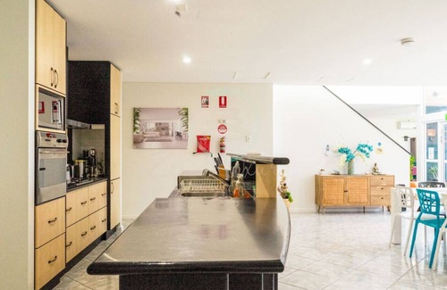 Bayview House | Zenhouse Retreat: 5BR Homey Haven ~ Pool ~ Office