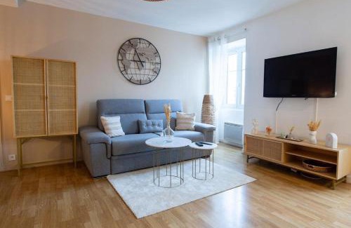 Melun Apartment | Zenitude Balnéo Hypercentre Melun